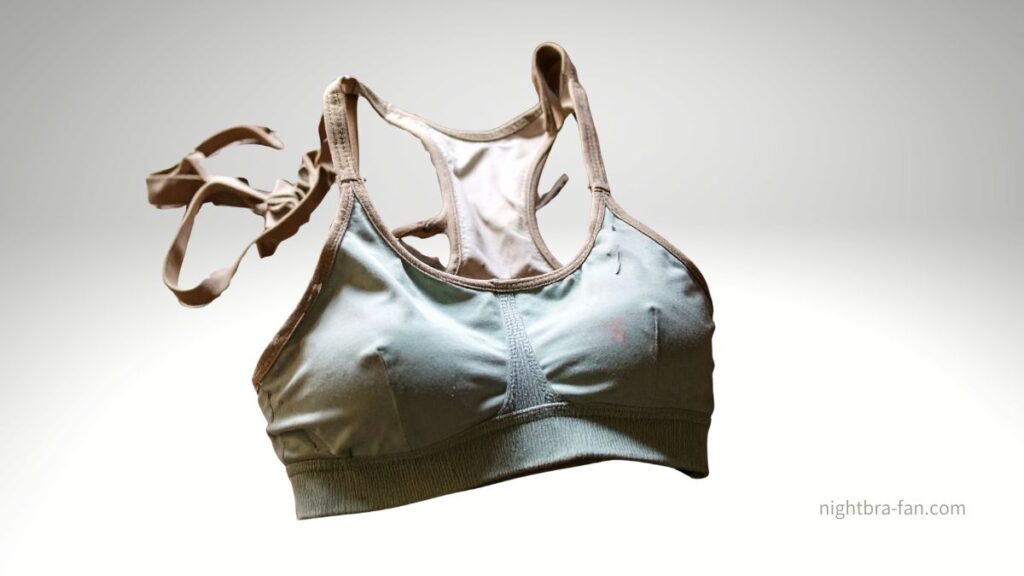ボロボロのナイトブラ