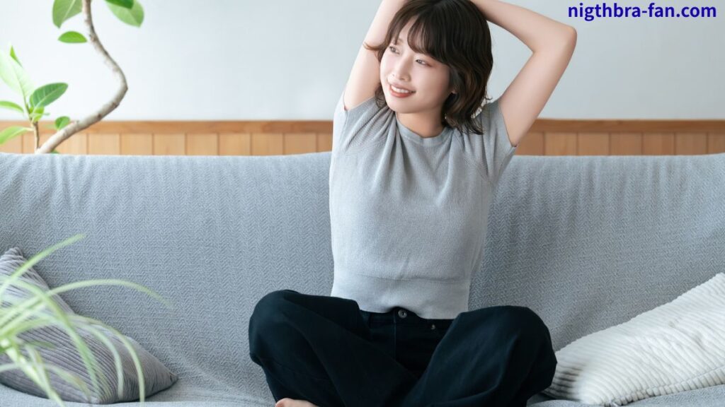 リラックスしている女性