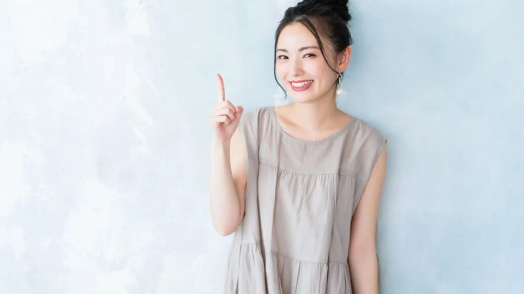 笑顔の女性の画像