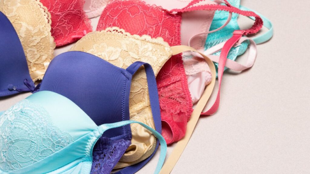 様々な色の下着画像
